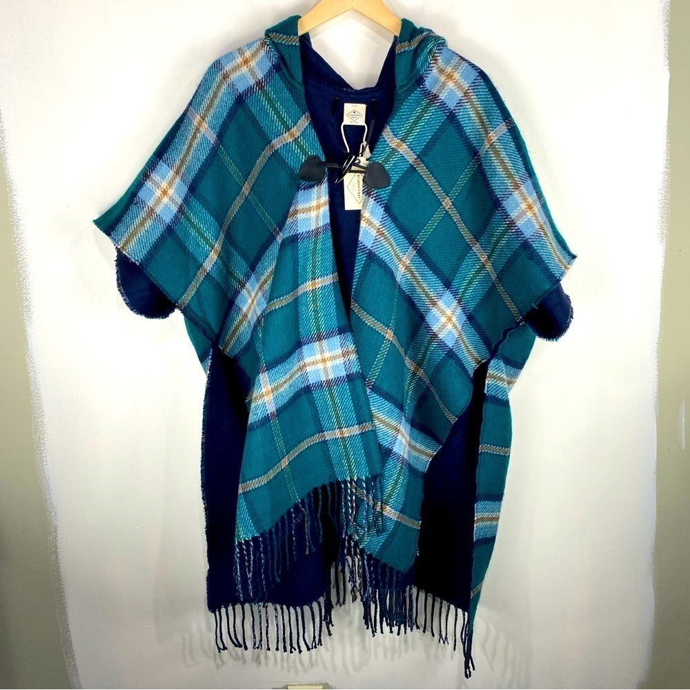 St. John's Bay Fringe Trim Plaid Fleece Toggle Hooded Shawl Wrap‎ Poncho (NWT)
